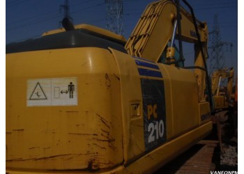 Komatsu PC210 excavator for sale