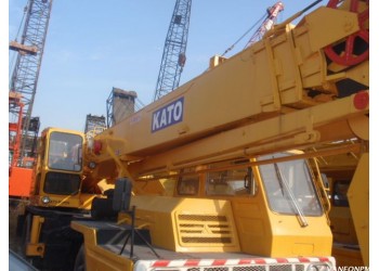 Kato 25T truck crane NK250E